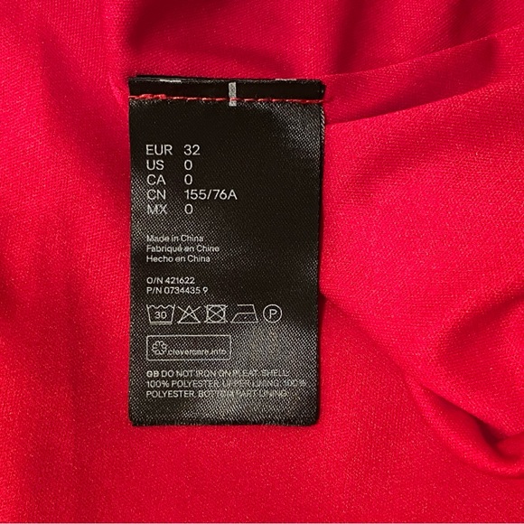 H&M red dress mini length cap sleeves elastic waist flowing material size 0 - Picture 14 of 15